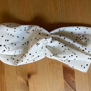 Black and White Twist Headband